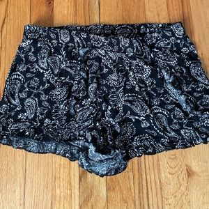 Mudd Black & White Paisley Shorts